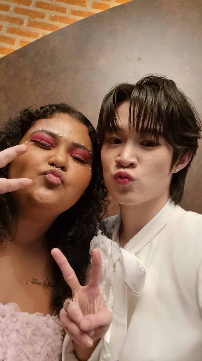 affectionfourth's tweet photo. Só queria deixar registrado que sou a pessoa mais feliz do mundo. 🥹💛

#TwoWorldsInBrazil #natasiit #TwoWorldsInBrazilD2 #TwoWorldsFMinBrazil https://t.co/Urr42j57ZT