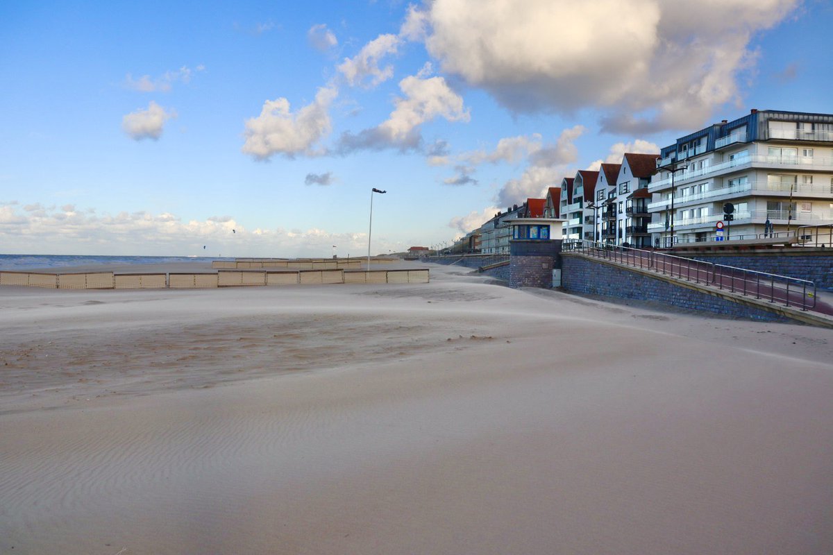 Who knew Belgium had such beautiful beaches? 😍

The cobwebs were well and truly blown off today, as we explored the quaint, coastal town of De Haan. There was barely a soul around and it felt great to get a dose of (very!) fresh air after a couple of days travelling 🚐