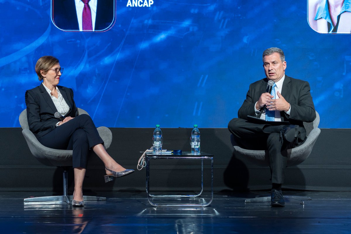 AncapUruguay's tweet photo. Continuamos en la cumbre #LACEnergySummit2024. El presidente de ANCAP @a_stipanicic participó junto a la CEO de @weareviridien  Sophie Zurquiyah, de un panel que se enfocó en los desafios de la Transición Energética y la importancia de un portfolio de energia diversificado. https://t.co/wILRh4RETD