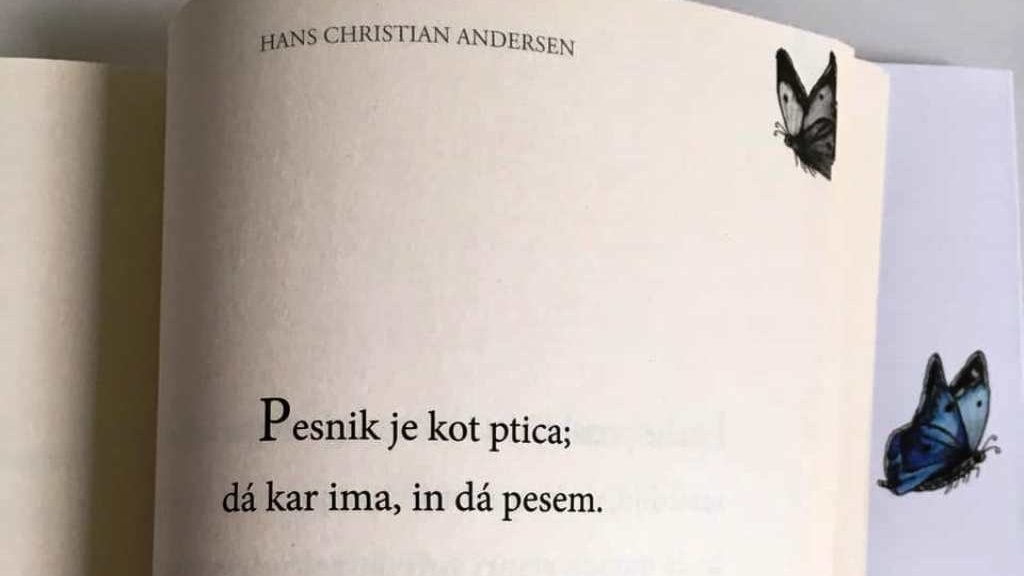 Knjiga_book's tweet photo. Pesnik je kot ptica;
da kar ima, in da pesem.

- Hans Christian Andersen

#pesnik #pesem #poet #poem #poetry #pesništvo #hanscristianandersen #andersen #quote #poetryquotes #misel #lepamisel #lepamiselzalepdan #iskrica #ustvarjanje #ptica #pesnikptica #knjiga #navdih #motivacija https://t.co/bGpzOcq2qQ