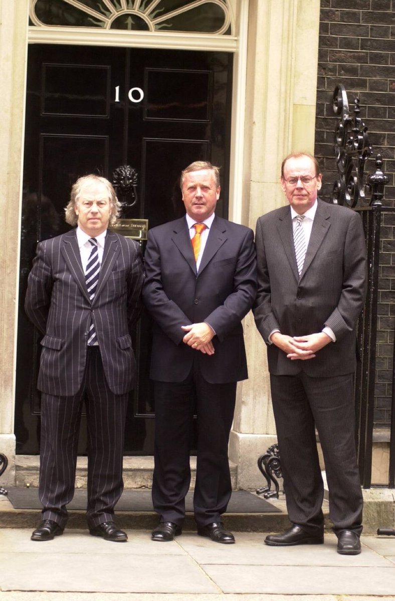 Spent nearly 40 years on the front line with ⁦@bigkenreid⁩  This was at Tony Blair’s 2007 farewell with ⁦<a href="/EamonnMallie/">Eamonn Mallie</a>⁩  Big rivals on the breaking story, but a huge friend and colleague away from the studio. Loved the gossip and craic. A top journalist and top man.