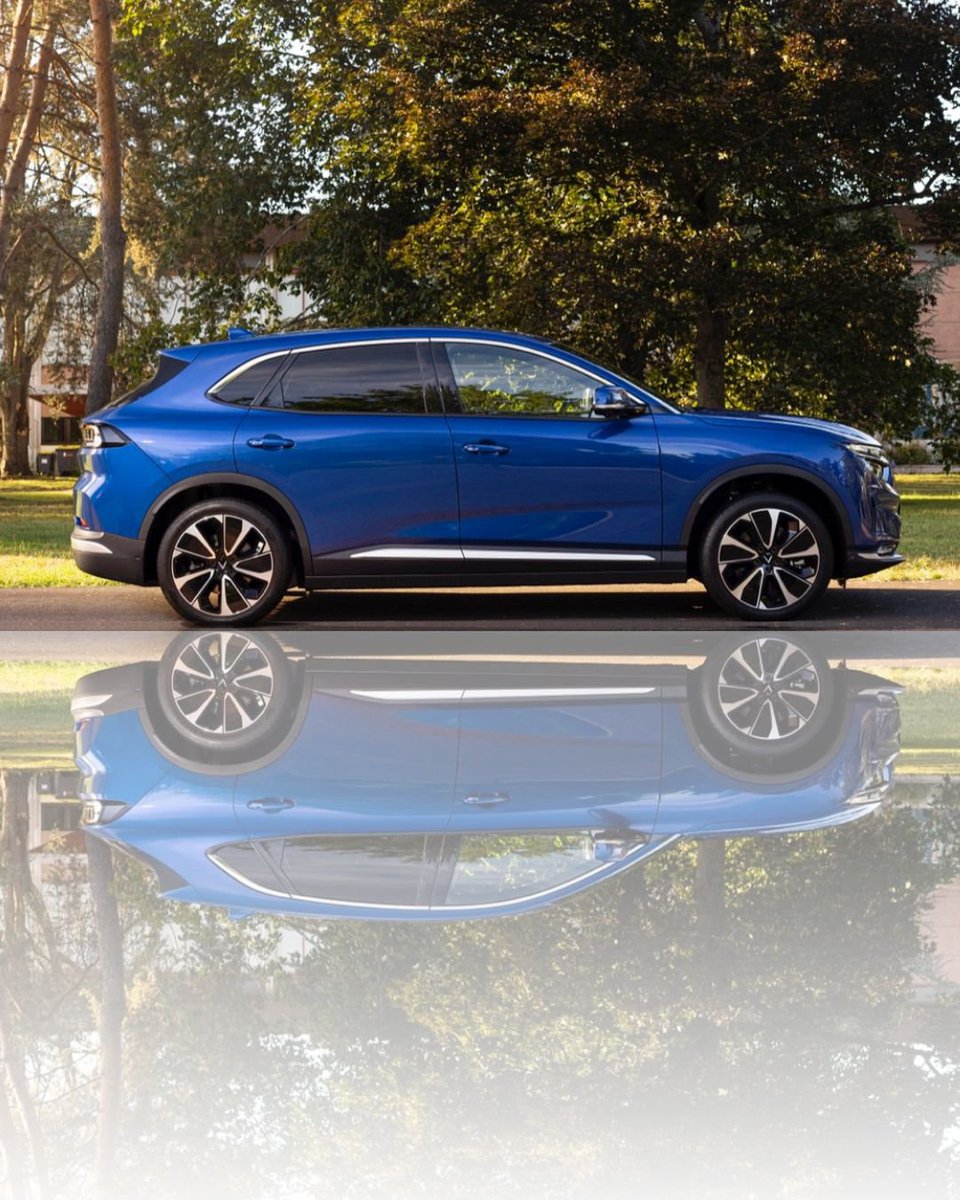 Where innovation meets elegance. 🌊✨ The VinFast VF 8 shines not just on the road, but in its surroundings too. Experience the future of driving!

#VinFast #VF8 #Innovation #ElectricVehicles
