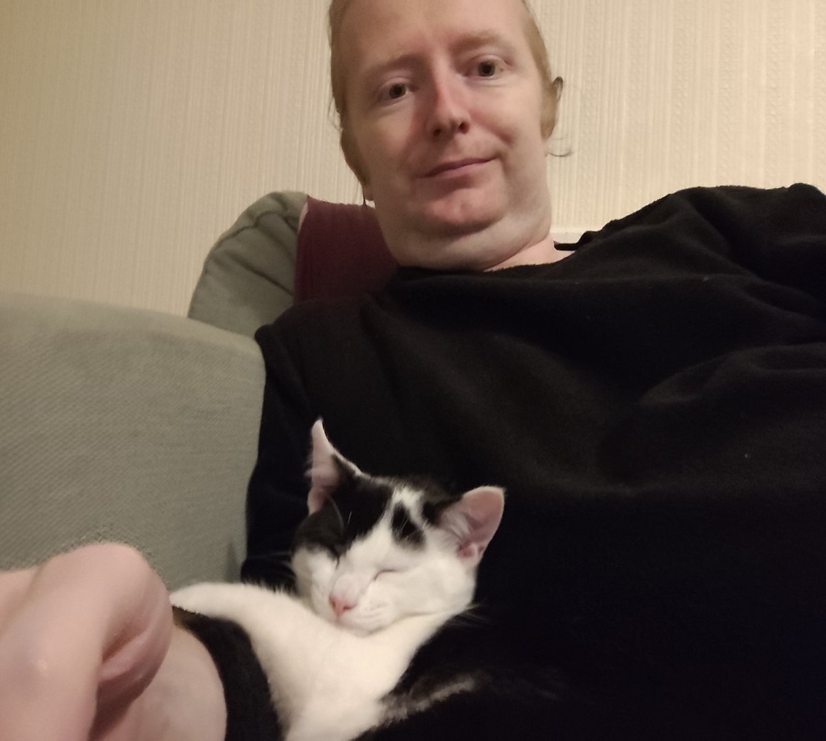 CodebunTes's tweet image. I know I have a reputation to maintain for always doing super serious selfies. But even I can be melted occasionally!