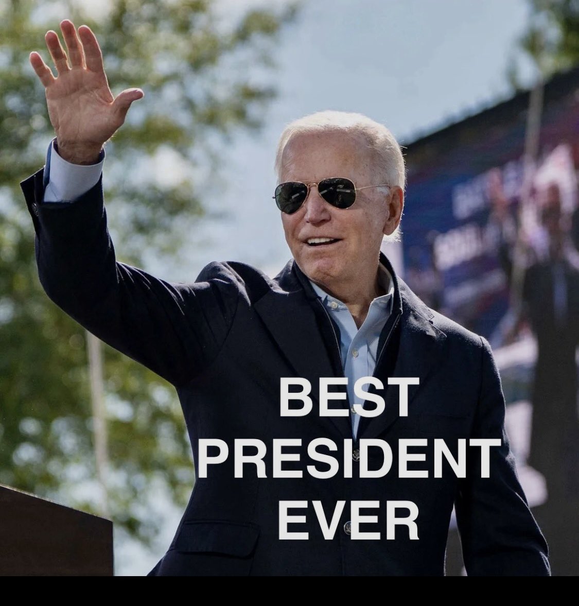 dianeeldredge99's tweet photo. @mmpadellan Happy Birthday President Biden  🎂 💙 🥳 You made our lives better and we will forever be grateful! @JoeBiden 🇺🇸🇺🇸🇺🇸 https://t.co/OeK5WYiAq3
