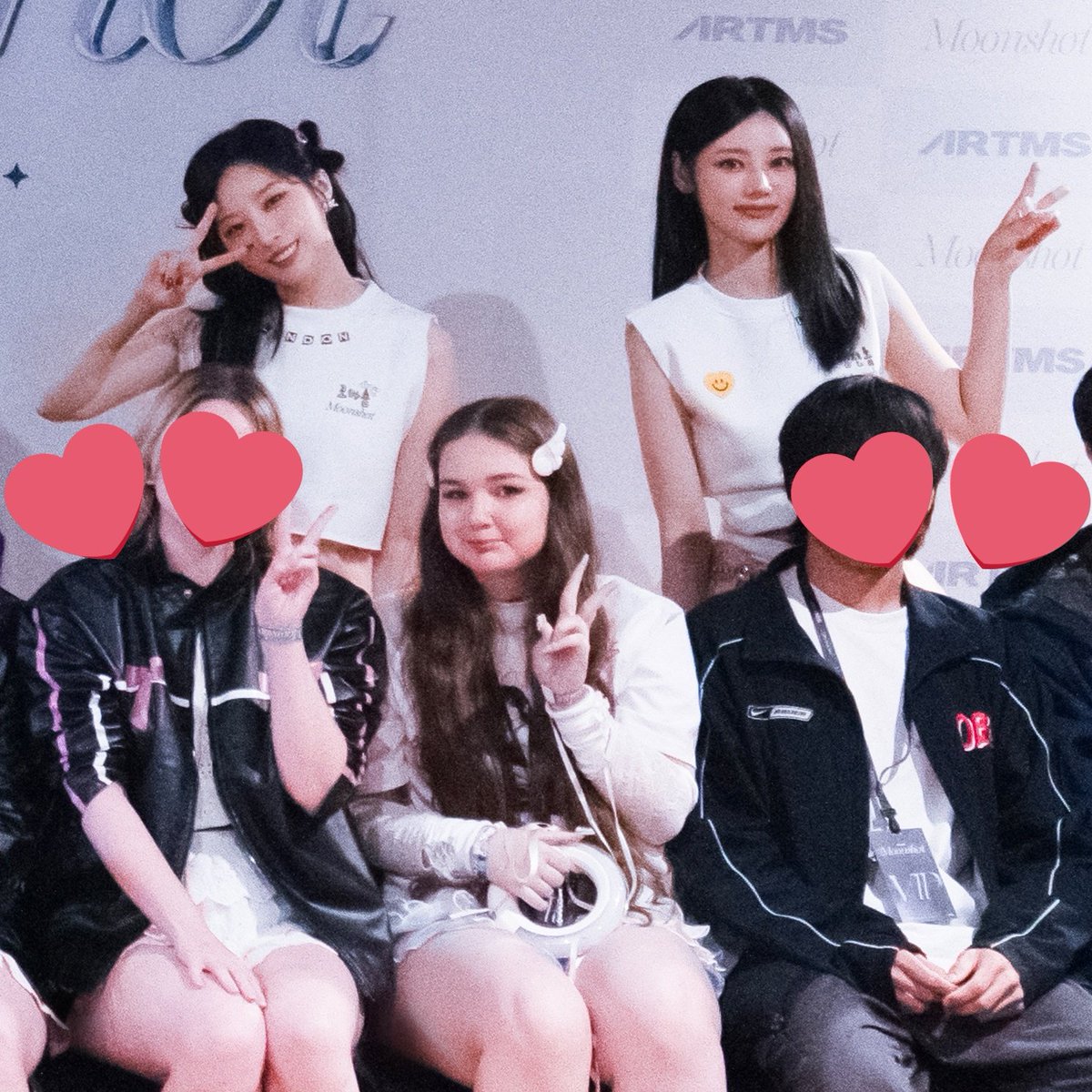 rainingjsoulz's tweet photo. hey twt forgot to post but I met artms 🤞 yeah it's a whole month late but wtv https://t.co/V9JN6uiCtk