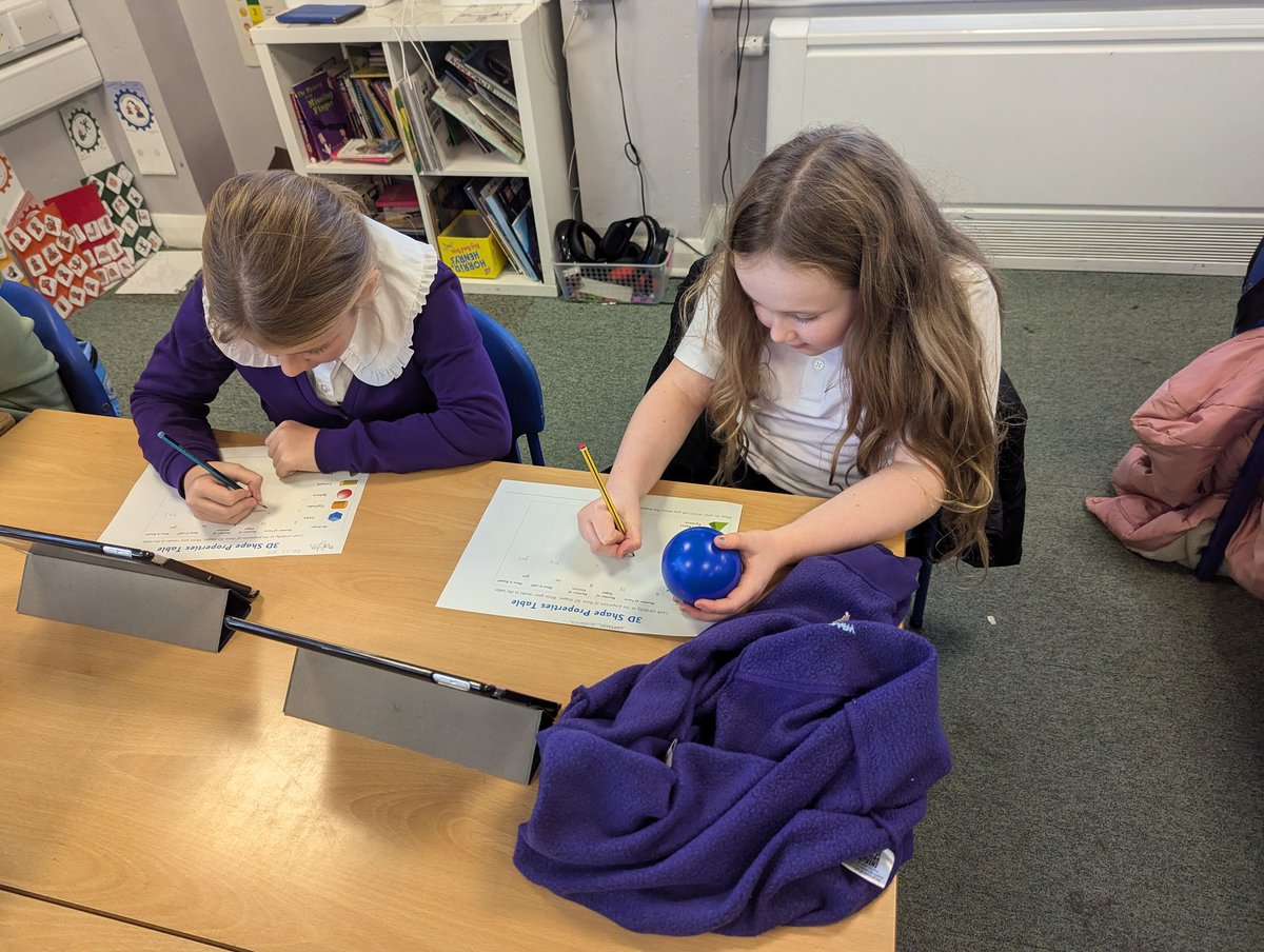 We are studying 3D objects. To help us learn about faces, edges and vertices we used models. Great work on a tricky subject 💪🏽🤩 #BPSNumeracy