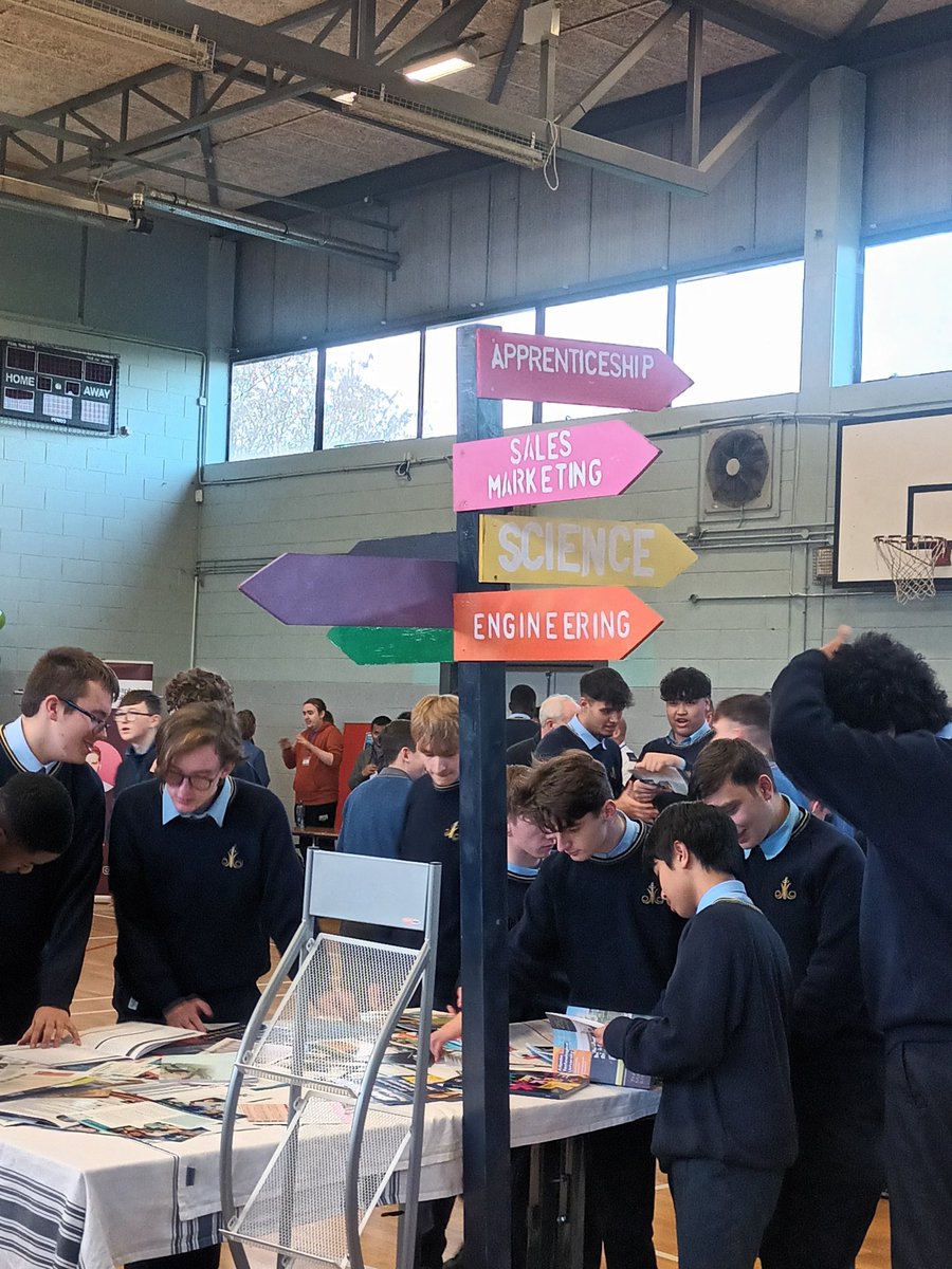CarmelRoche4's tweet photo. What a fantastic afternoon @moylepark as we welcomed back past pupils and friends of the College for the LCVP Careers Fair during #collegeawarenessweek  Thank so much to all our guests who came and shared their career story. #CAW2O24 https://t.co/omDWpJvFPH