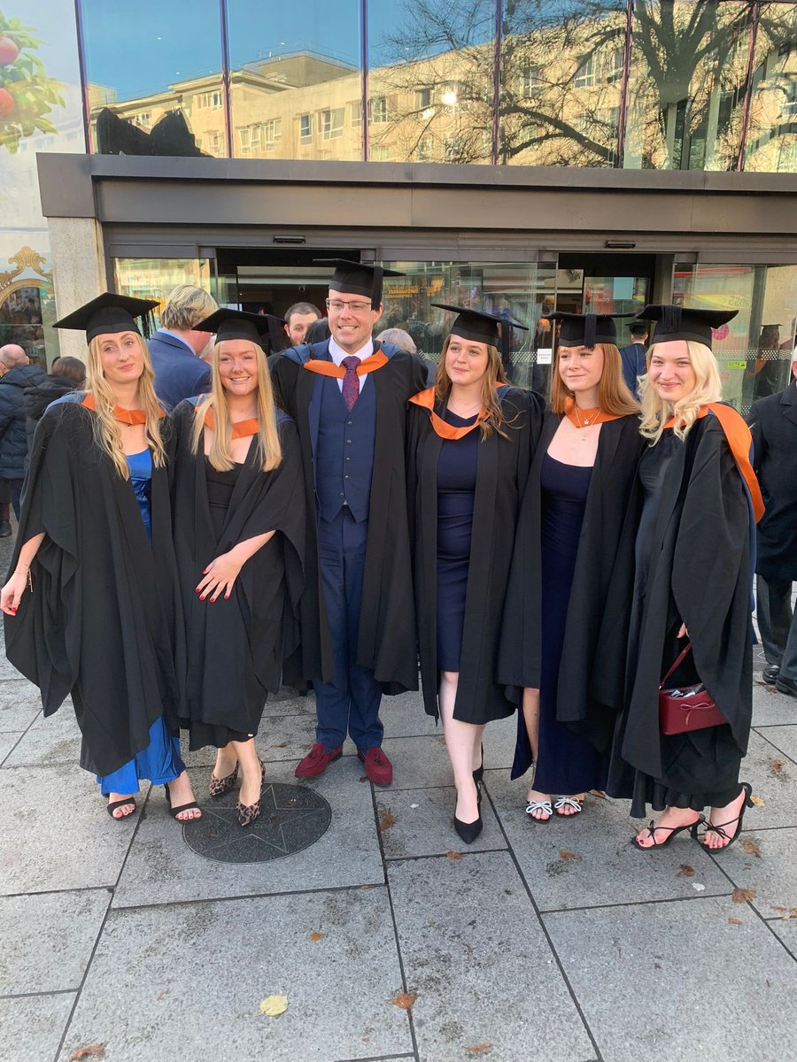 Graduation day ❤️👩‍🎓 #PlymGrad <a href="/AMUThrushel/">AMU Thrushel</a> <a href="/PlymUni/">University of Plymouth</a> the loveliest day 💕