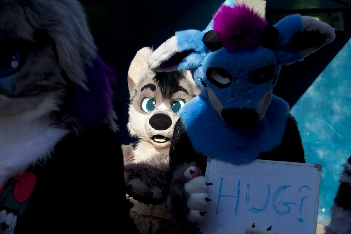 🤗 just over a week until we meet again 

👀 besties, who am i seeing there?