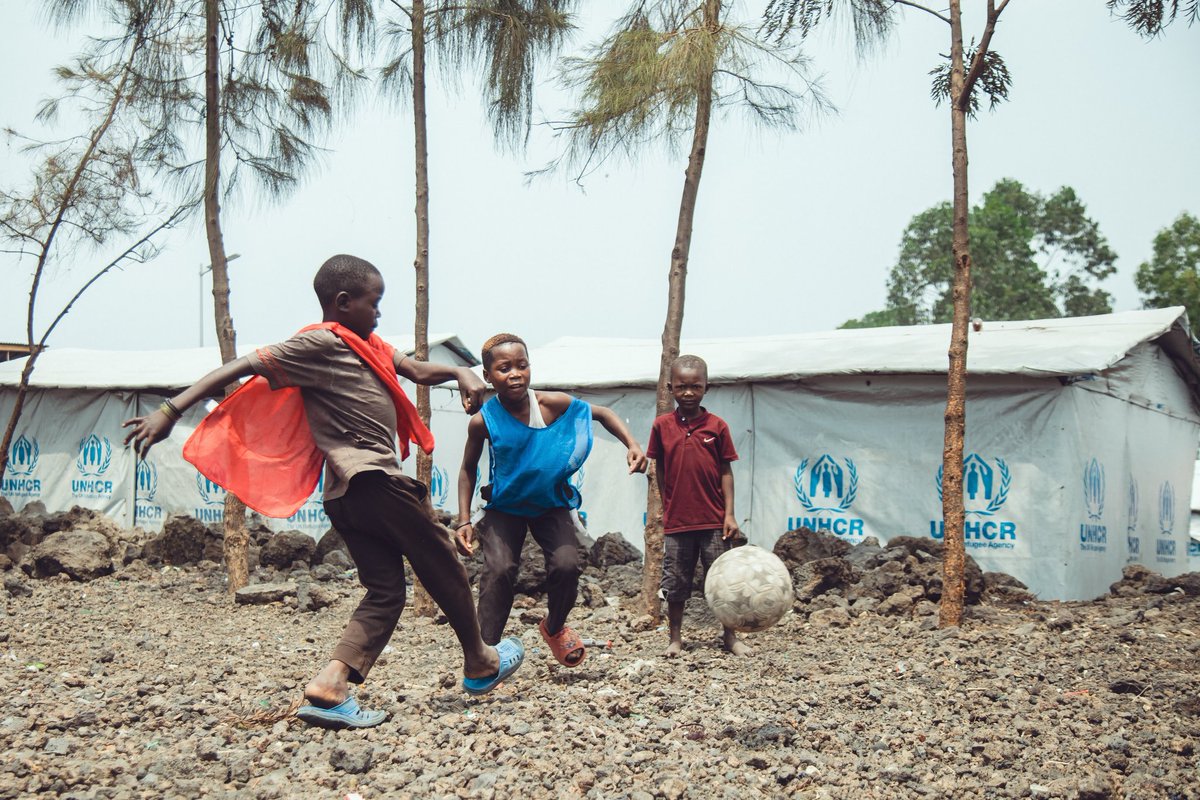 JOURNÉE MONDIALE DE L'ENFANCE 
Plus de  1 millions d’enfants  sont déplacés à cause des violences dans l’Est RDC. il 
de protéger chaque vie, de défendre les droits de ces enfants et de leur offrir des chances pour réaliser leur potentiel.
#child #enfant