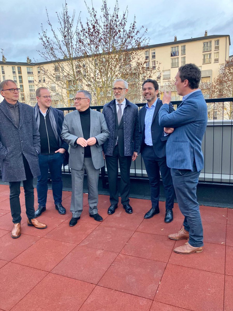 Inauguration de la nouvelle Maison de Quartier des Châtillons ! 

Une grande journée très attendue de nos enfants à nos seniors, et l’aboutissement d’un engagement financier majeur de <a href="/VilledeReims/">Ville de Reims</a> <a href="/GrandReims/">Grand Reims</a> et ses partenaires <a href="/Prefet51/">Préfet de la Marne 🇫🇷</a> <a href="/AnruOfficiel/">ANRU</a> <a href="/regiongrandest/">Région Grand Est</a> et CAF