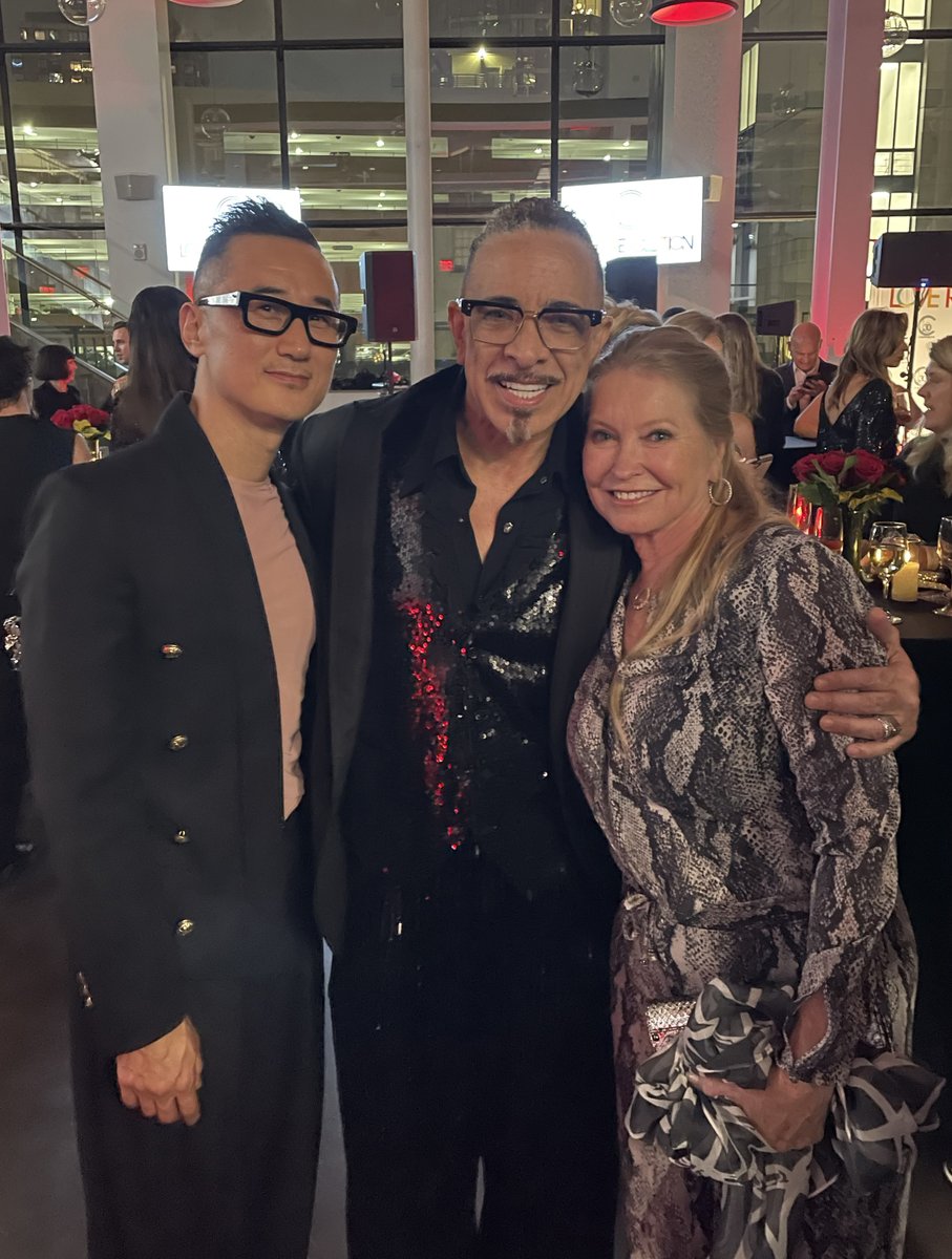 Lisa Niemi Swayze (@lisaniemiswayze) on Twitter photo Finally! Got to see the 30th season performance of <a href="/Complexionsnyc/">Complexions Ballet</a>. So happy to see these phenom dancers ️& dear friends, Dwight Rhoden & Desmond Richardson. They never cease to amaze me. Performing until Dec 1st @thejoycetheater. Pictured here with Jae Man Joo & Dwight Rhoden. Finally! Got to see the 30th season performance of <a href="/Complexionsnyc/">Complexions Ballet</a>. So happy to see these phenom dancers ️& dear friends, Dwight Rhoden & Desmond Richardson. They never cease to amaze me. Performing until Dec 1st @thejoycetheater. Pictured here with Jae Man Joo & Dwight Rhoden.