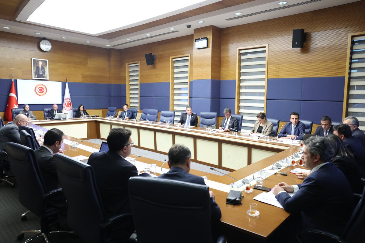 Türkiye-AB Karma Parlamento Komisyonumuzun 81. Toplantısı hazırlıkları çerçevesinde; <a href="/adalet_bakanlik/">T.C. Adalet Bakanlığı</a> ve <a href="/ticaret/">T.C. Ticaret Bakanlığı</a> Bakanlığımızın sunumları ile brifing toplantımızı gerçekleştirdik.