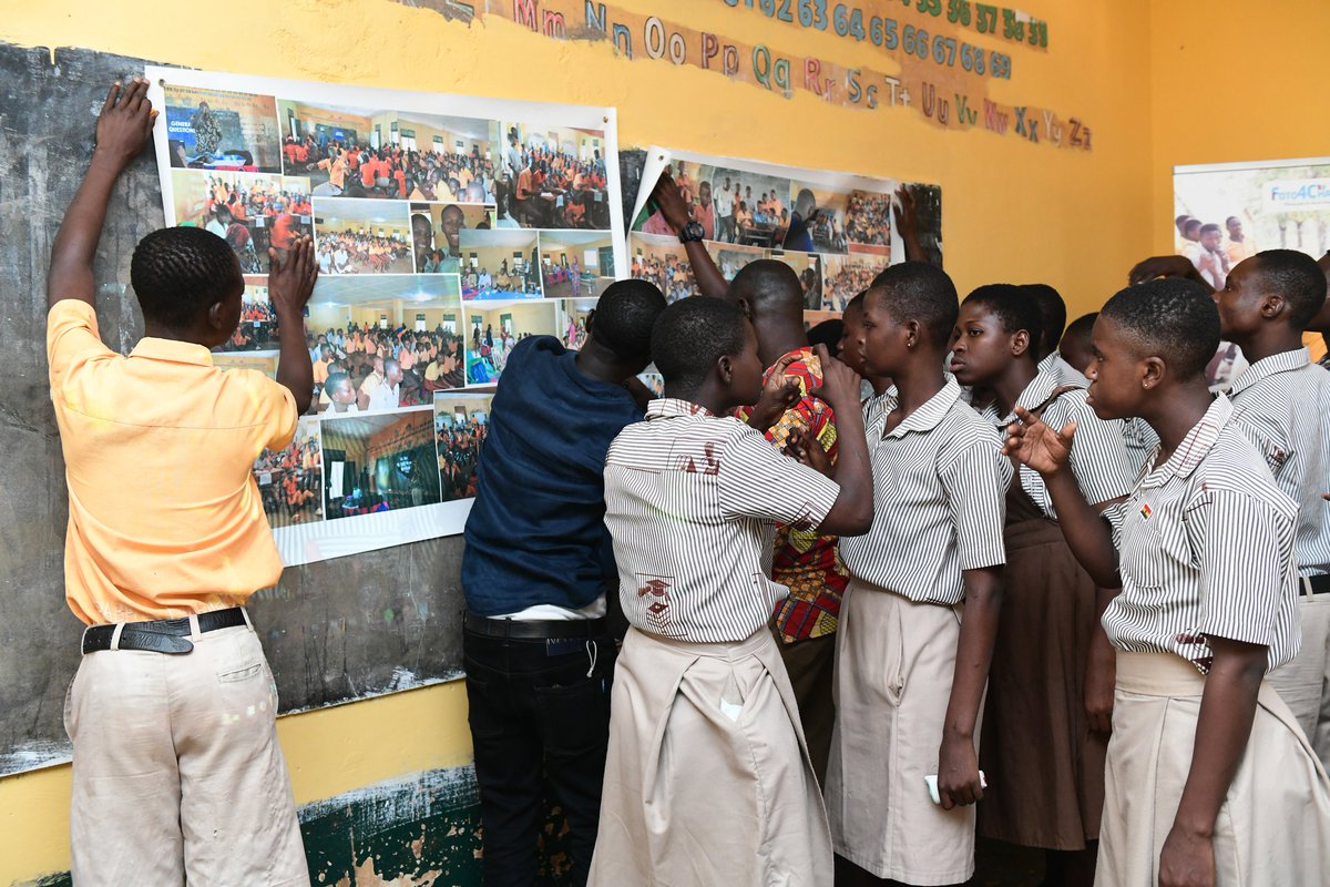 To mark International Children's Day, we visited Savelugu School for the Deaf to teach students how to use cameras as tools for sharing their stories. This initiative, in partnership with Foto4change, highlights the power of photography in amplifying unique perspectives.