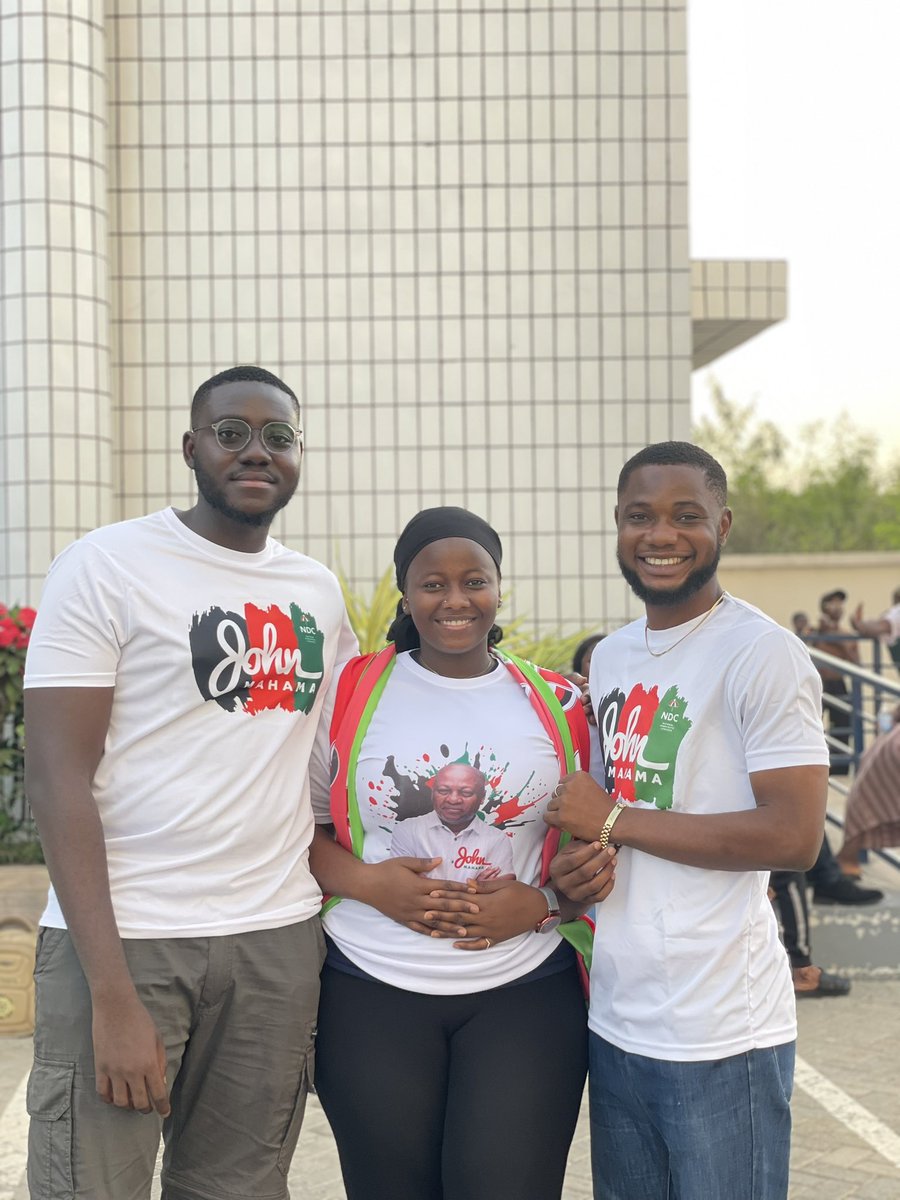 bigsam23s's tweet photo. Vote for H.E. John Dramani Mahama on December 7th for a better Ghana 🇬🇭
#NoFeesStress #ResettingGhana #OnGod #MahamForPresident
#WomensDevelopmentBank
#ApprenticeshipProgram #Achievable https://t.co/JjsZFeUzmi