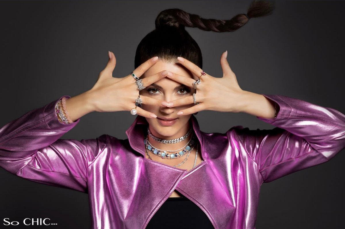 Çok chic💜 <a href="/burcu_ozberk/">Burcu Özberk</a> #BurcuÖzberk