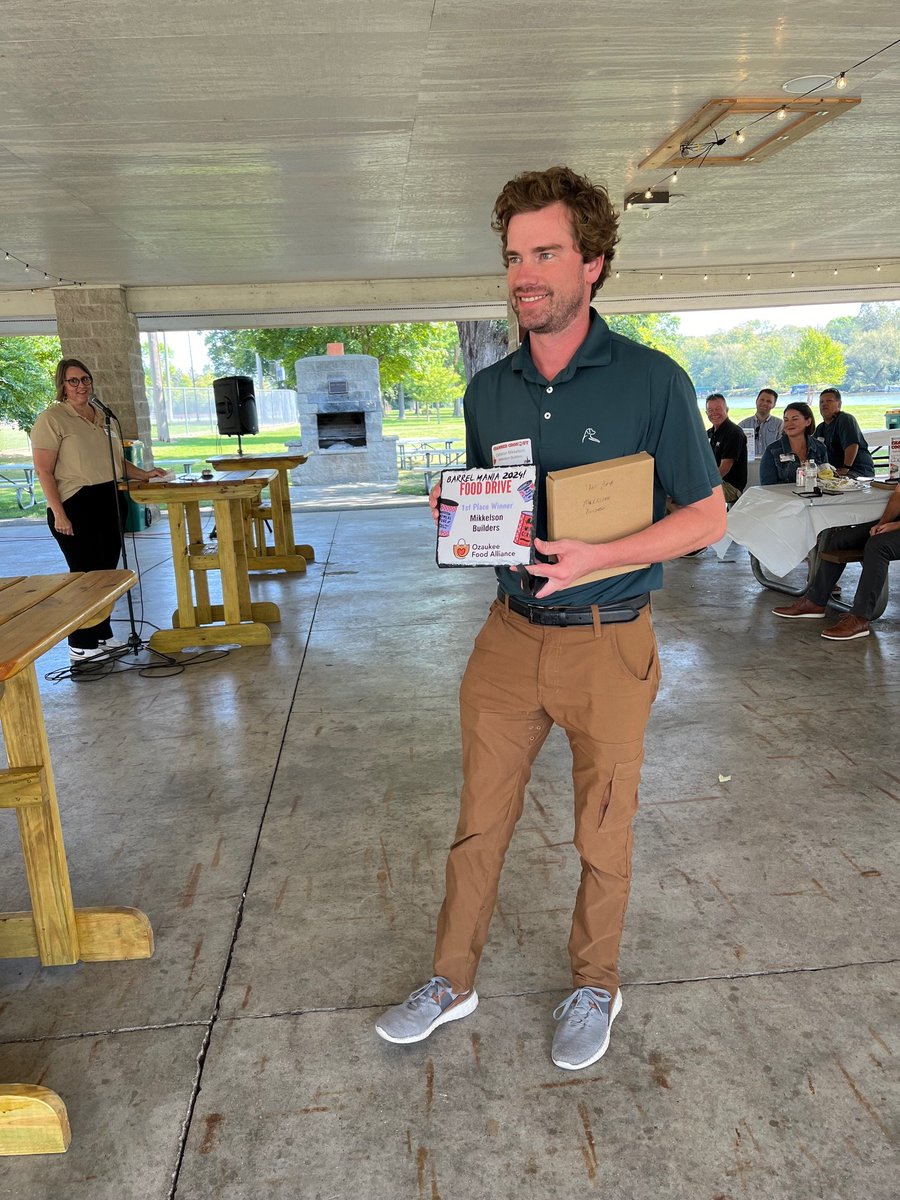 Hunger in Ozaukee County is real.... That's why we participated in the recent Barrel Mania 2024 Food Drive...we donated the most food so we won the challenge!  Here is our owner Cam Mikkelson accepting our award! @OzaukeeFoodAlliance @MequonThiensvilleCha