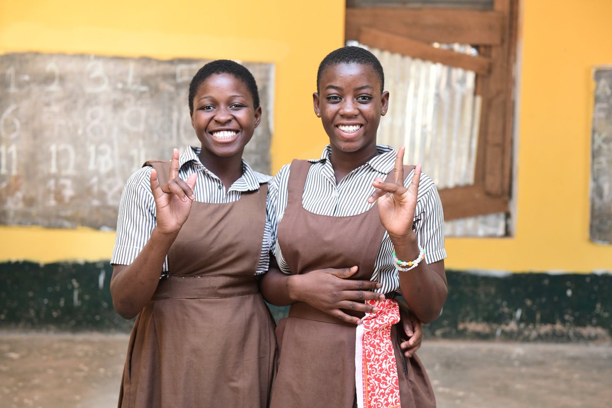 foto4_change's tweet photo. To mark International Children's Day, we visited Savelugu School for the Deaf to teach students how to use cameras as tools for sharing their stories. This initiative, in partnership with Foto4change, highlights the power of photography in amplifying unique perspectives. https://t.co/G0dQcKXYA2