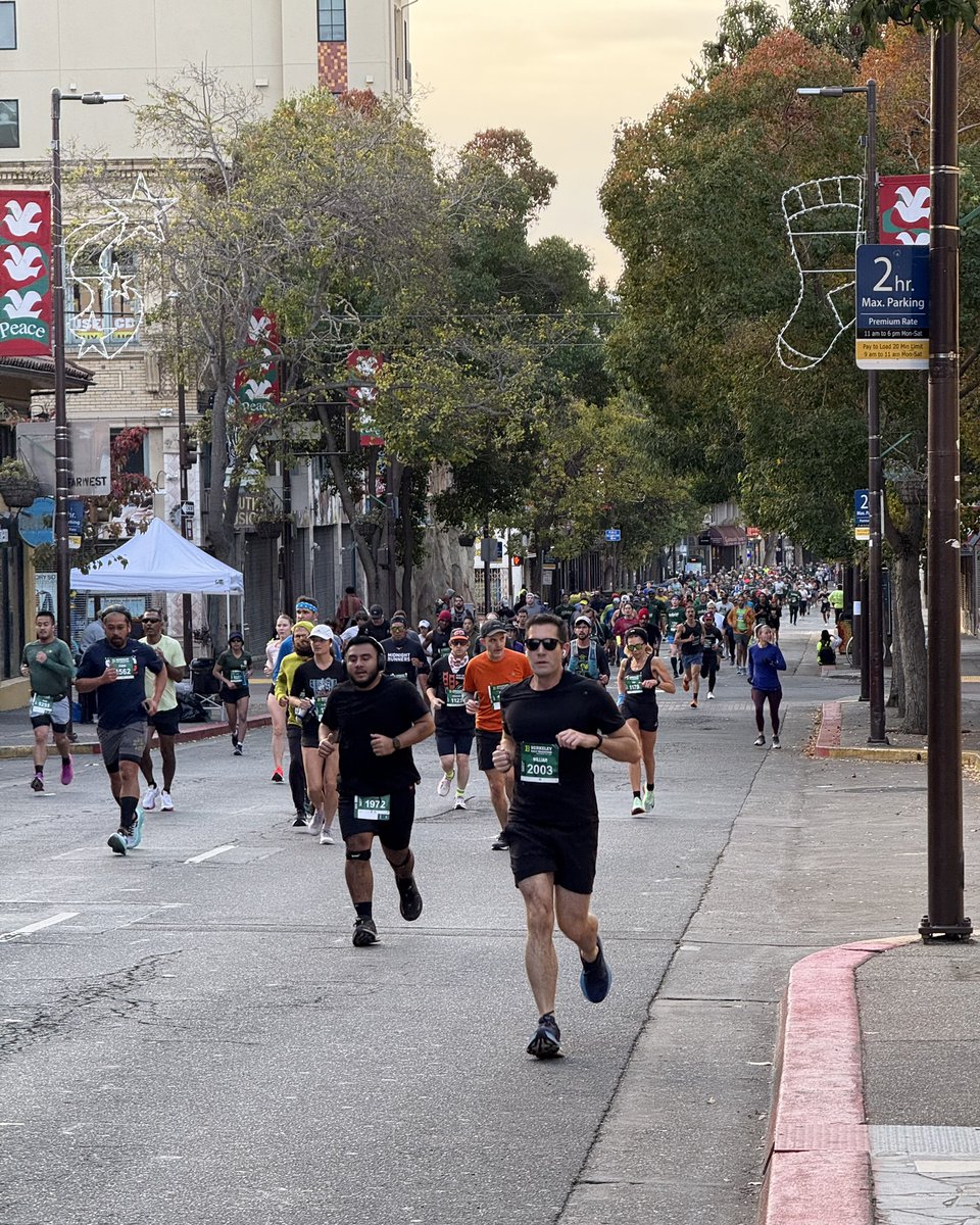Racing through Telegraph Ave with UC Berkeley in sight! 💚🦌💪

#berkeleyhalf #berkeleyhalf2024 #bhm #bhm2024 #berkeley