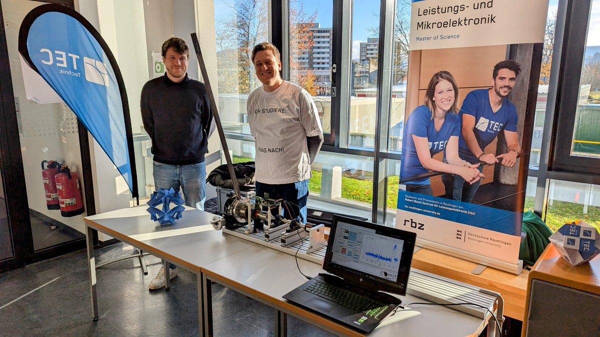 Studieninfotag an der Hochschule Reutlingen -
Unsere #Master-Studierenden vom Projektteam <a href="/EDRT_COMET/">EDRT_COMET</a> demonstrieren ihren Versuchsaufbau zur kontaktlosen elektronischen Messung des Drehmoments an einer E-Bike-Antriebswelle.

#Mikroelektronik
#Leistungselektronik 
@HS_Reutlingen