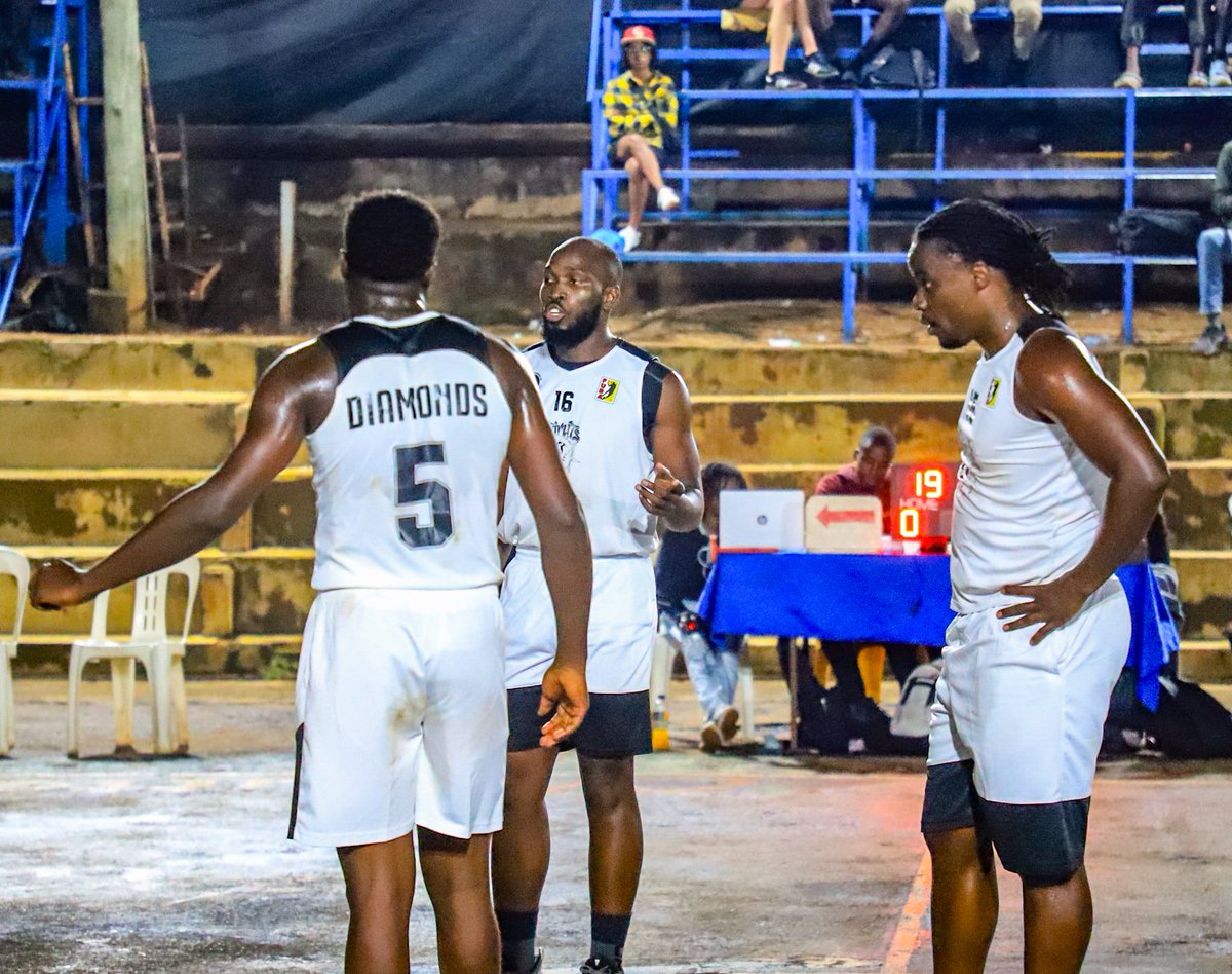 FUBA_DIV1AND2's tweet photo. Game 2 || FINAL
Diamonds WIN against Royals
⚪️ 54-46 🟤
#FubaDiv1 https://t.co/5Q57E1wyWO