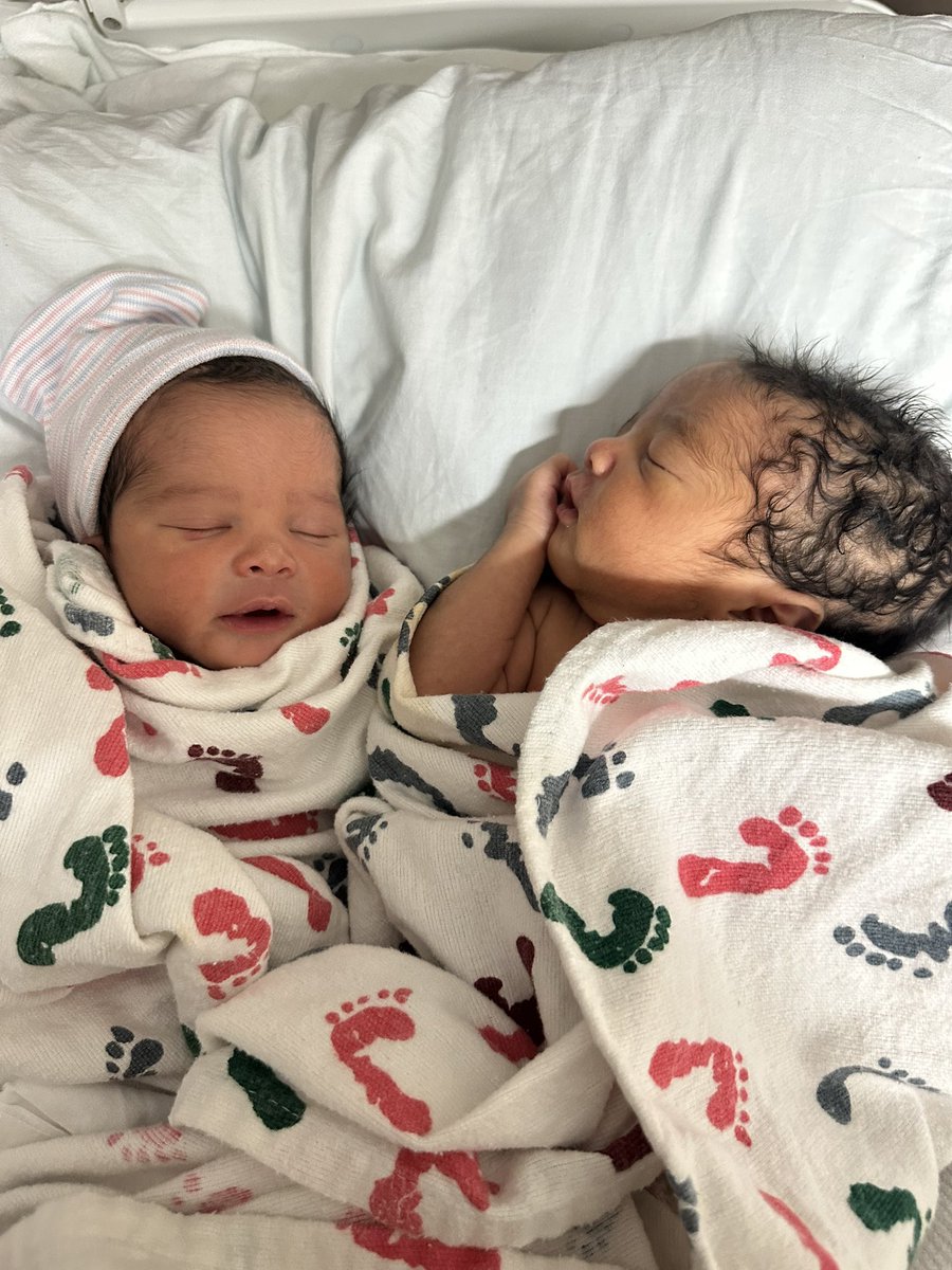 geminizi_'s tweet photo. can’t believe God chose me to be their mommy 🥹🫶🏾 https://t.co/jt92QlyFtY