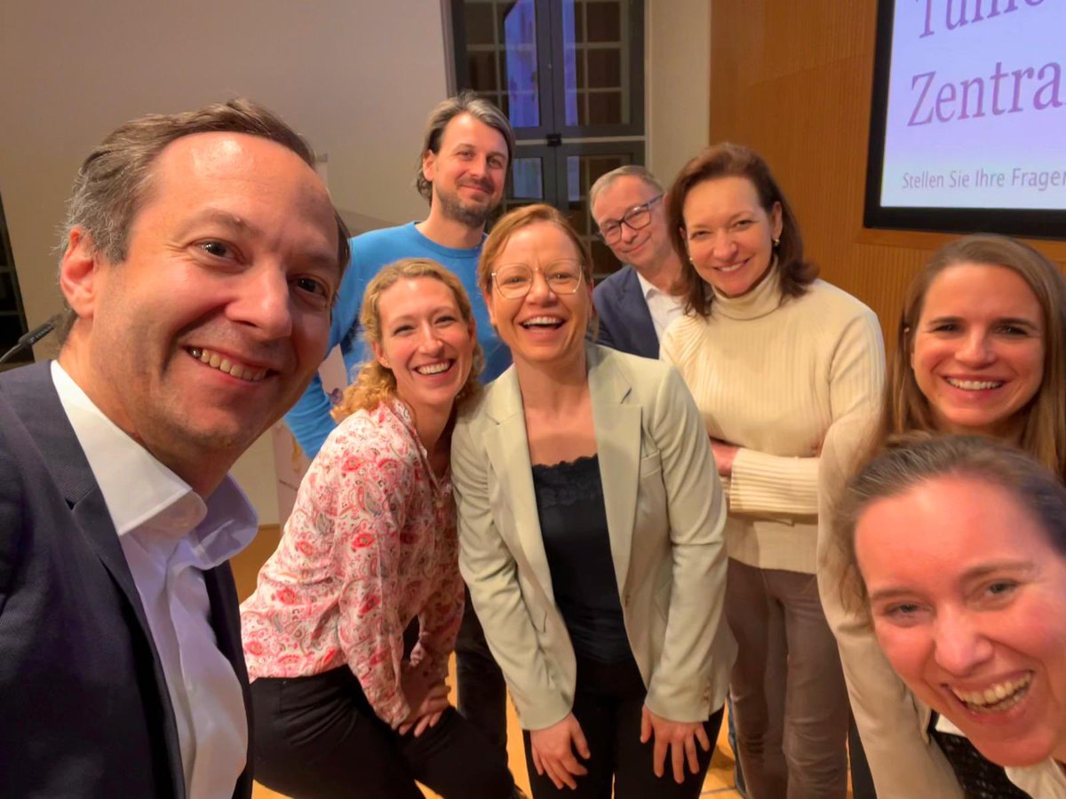 CCCVienna's tweet photo. Großartiges Programm und großartiger Team Spirit bei unserem gestrigen Cancer Update #ZNS #Tumoren 
#Hirntumoren CCCVienna von @MedUni_Wien und #AKH https://t.co/Eaxh3hXzEF