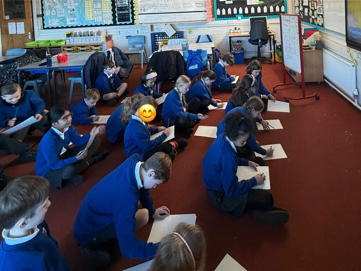 CastlehillPri's tweet photo. #Primary4 tuned into a #WorldChildrensDay live event, were introduced to @UNICEFโs OutRight campaign focus, โchange makingโ, & learned about Nelson Mandela - the impact he made & how he was a champion of childrenโs rights. #ForEveryChild #article12 #article2 @scottishbktrust https://t.co/mjiHXAncIZ