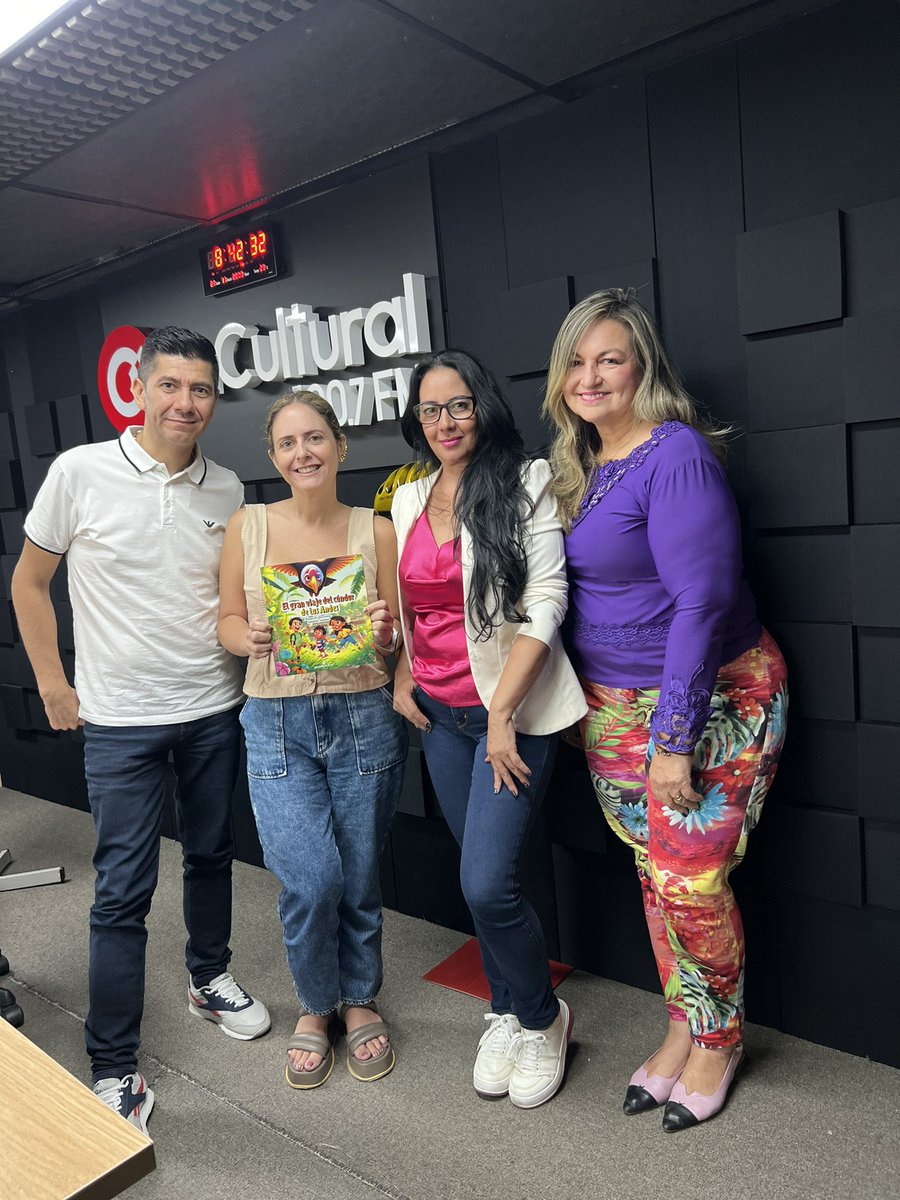 MGNeira's tweet photo. Gracias al equipo de @LaCulturalFM por abrir el espacio para conversar sobre el lanzamiento de mi libro infantil “El gran viaje del Cóndor de los Andes” 🏔️🫶🏻❤️
Muy feliz porque este sueño es una realidad. https://t.co/nvH0FLUCf0