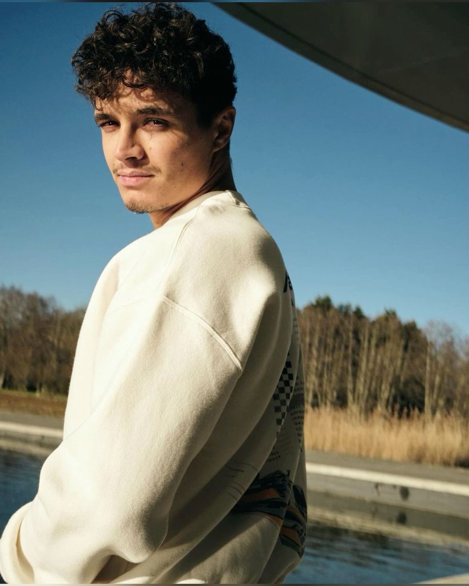 rue 🍓 tweet media