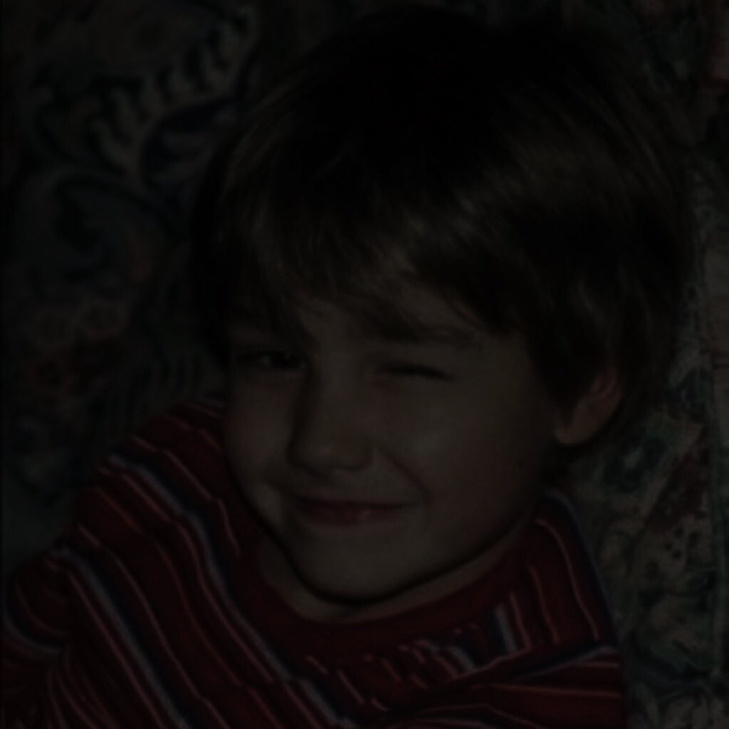 MADE4BILLIE's tweet photo. a seven year old boy had to say goodbye to his dad for the last time today. and his mum had to stay strong whilst doing so. rest easy, liam. https://t.co/LAwROVuYOZ