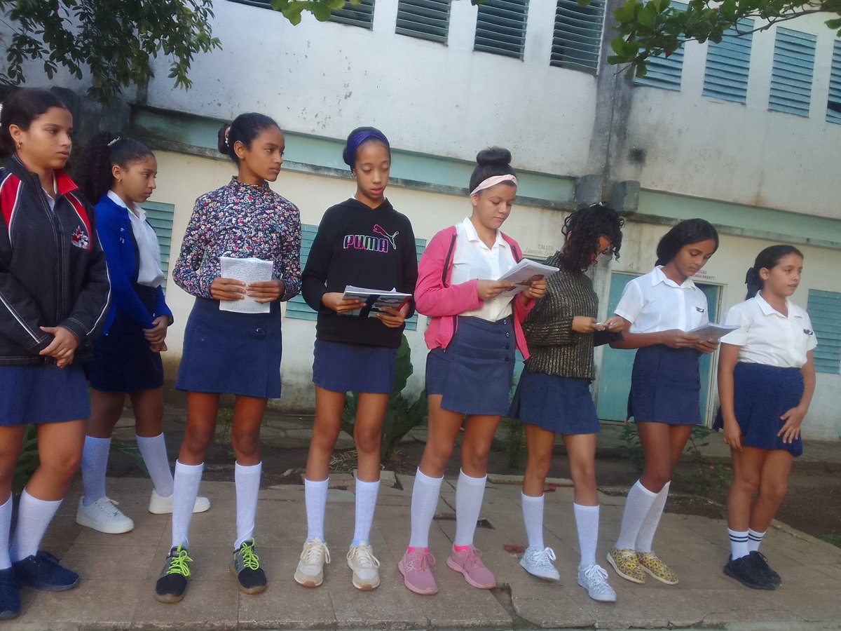 En nuestra institución educativa Esbu Mariana Grajales Cuello se realizó matutino especial en homenaje a nuestro Comandante Fidel Castro Ruz.#CubaMined #CubaViveEnSuHistoria
