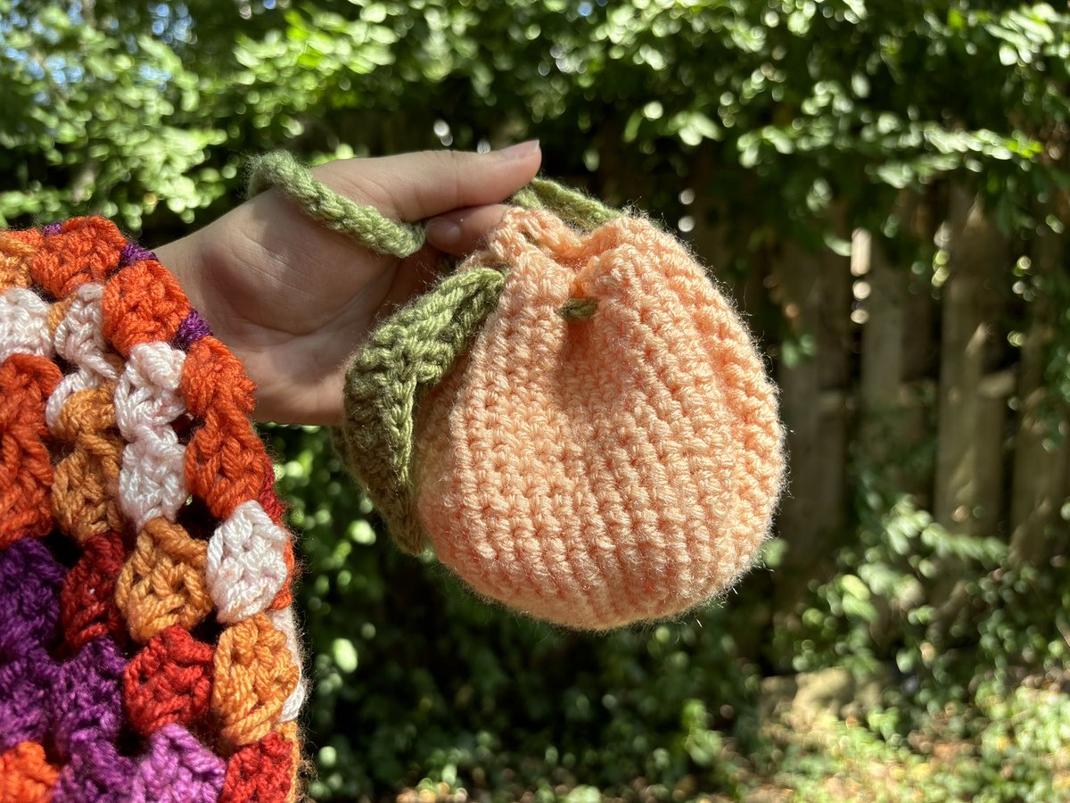 I feel like a little animal crossing villager whenever I carry this around 🍊