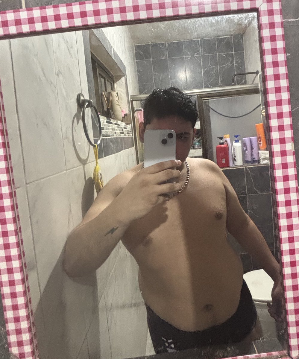 davidrgzz's tweet photo. Bonitos y gorditos muchachos 🐻 https://t.co/wDvCE4O4gI