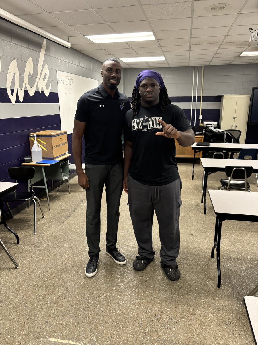 After a great conversation with <a href="/KWashington_7/">Kyle Washington</a>  im blessed to have received an offer from <a href="/SAUFootball/">Mulerider Football</a> !!!
 <a href="/LufkinRecruit/">Lufkin Recruiting</a> <a href="/Lufkin_Sports/">LufkinPantherSports</a> <a href="/CoachVan_Horn/">Chris Van Horn</a> <a href="/CoachSoderquist/">Ryan Soderquist</a> <a href="/coachgquick16/">Coach G</a> <a href="/CoachQuick1/">Todd Quick</a>