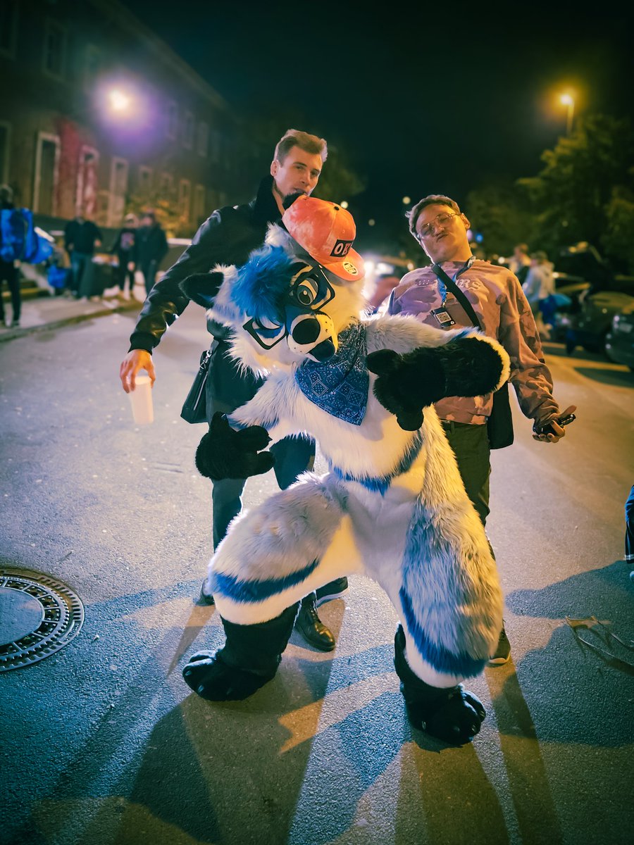 Auri Blueboy (@aurifusky) on Twitter photo The gang is going on tour!
What are they up to?
Love my boys <a href="/_Akita_Inu_/">π―π΅ TennΕ π―π΅</a> & <a href="/yazinto/">Yazinto</a> and the cute blue boy <a href="/CookieTheFox2/">CookieTheFox</a> πππ The gang is going on tour!
What are they up to?
Love my boys <a href="/_Akita_Inu_/">π―π΅ TennΕ π―π΅</a> & <a href="/yazinto/">Yazinto</a> and the cute blue boy <a href="/CookieTheFox2/">CookieTheFox</a> πππ