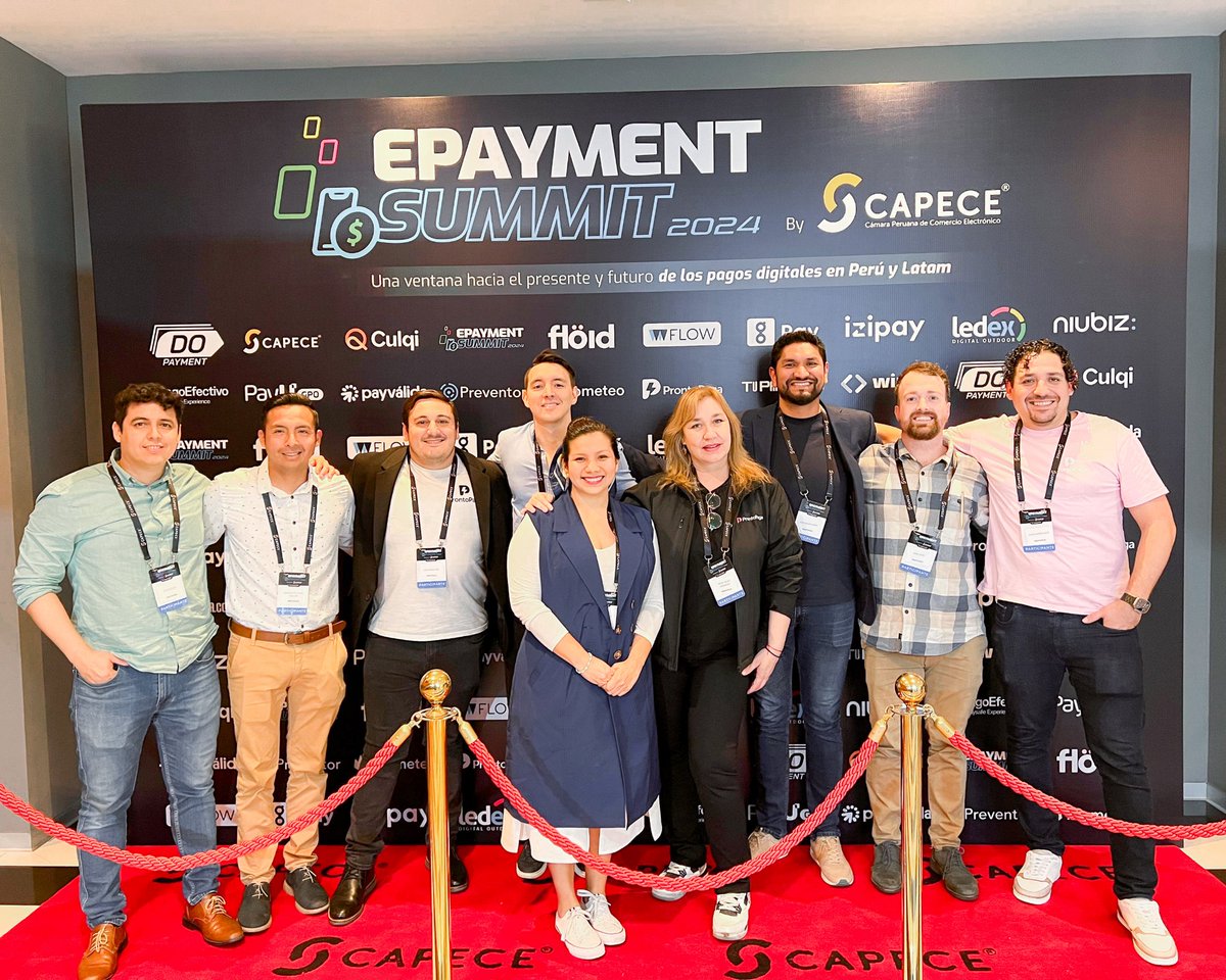 ProntoPaga's tweet photo. ¡Todo un éxito nuestra participación en el EPAYMENT SUMMIT 2024! 🙌✨

Vivimos una experiencia increíble en este evento organizado por @capeceperu , donde pudimos compartir nuestra visión sobre el futuro de los pagos digitales en el Perú. https://t.co/NX7aoIiHZF
