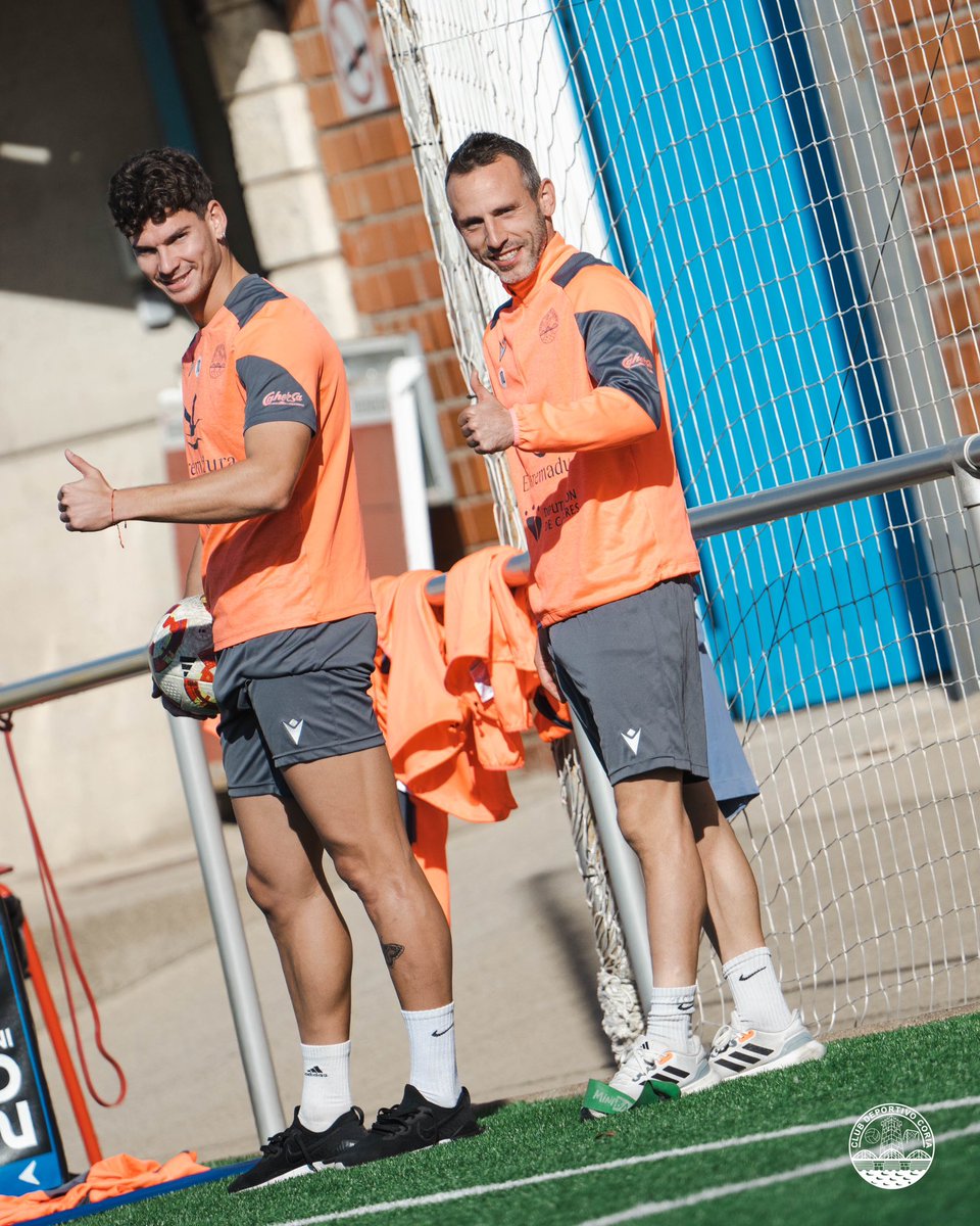 ¿Cómo va la semana celestes? 🩵

¡Nosotros estamos a tope! 🔋

🆚 CD Guadalajara. ⚔

📲 #LaHistoriaCelesteLaEscribimosJuntos #CoriaGuadalajara