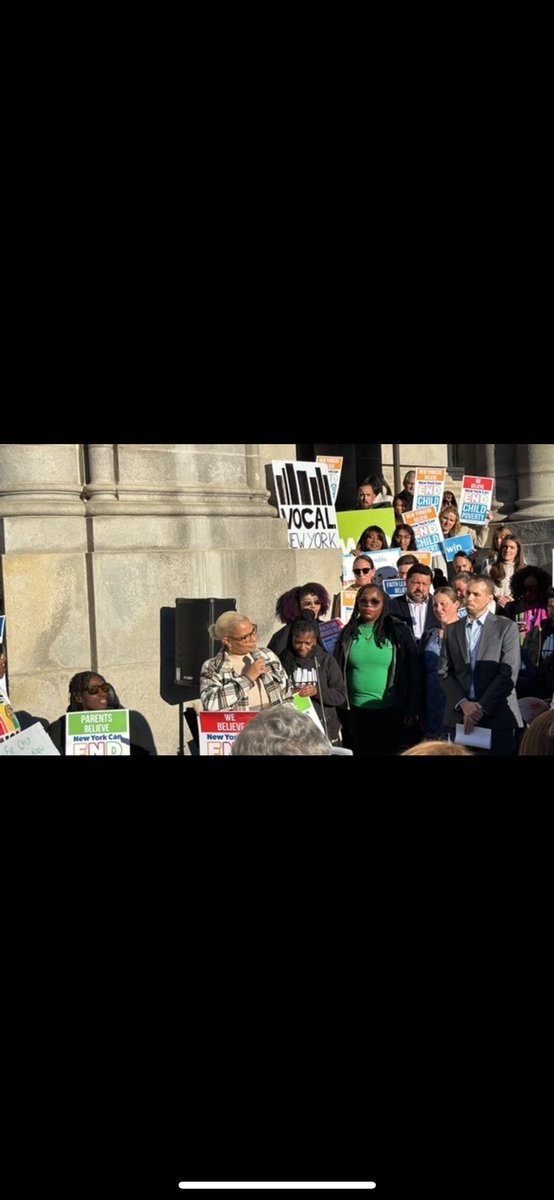 💪🏻Yesterday, I had the privilege of attending the End Poverty Rally. Ending poverty its about creating a world where every person has the opportunity to thrive with dignity and respect. It’s about justice, fairness, and ensuring that no community is forgotten.
