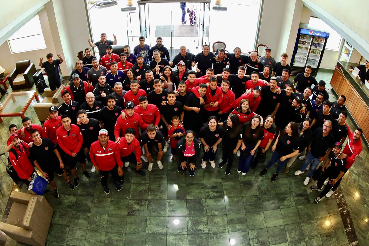 nublenseSADP's tweet photo. 𝐄𝐒𝐓𝐎 𝐄𝐒 𝐍̃𝐔𝐁𝐋𝐄𝐍𝐒𝐄 👹 Hoy todo el staff de los Diablos Rojos estará acompañando a nuestros gladiadores en el Estadio Nacional 💪🏻

¡𝐒𝐢𝐞𝐦𝐩𝐫𝐞 𝐣𝐮𝐧𝐭𝐨𝐬, 𝐟𝐚𝐦𝐢𝐥𝐢𝐚! ❤️ https://t.co/OnuwTu1rl8