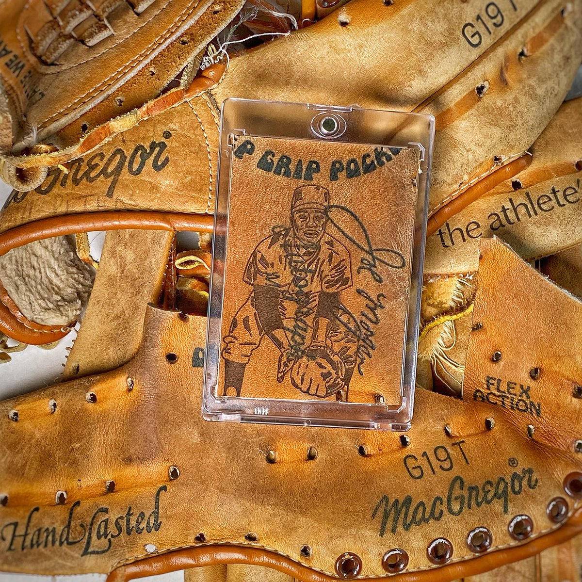 NeonBlackTiger's tweet image. Excited to drop the fourth truly unique 1/1 card collab with Pastime Woodcraft. It has been rad working together on this project. Next up is Hall of Fame second baseman, Joe Morgan. Morgan was a 10x All-Star, 2x World Series champ, 2x NL MVP, 5x Gold Glove winner, Silver…