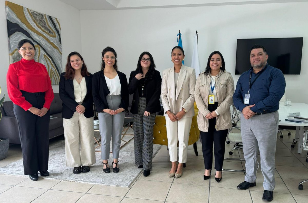 La Directora de Estudios y Capacitación de CEJA, Lorena Espinosa, y la Investigadora Javiera Domange, se reunieron en Tegucigalpa, Honduras, con la Directora Ejecutiva de CONADEH Zabdi Abigail Canales, para dialogar sobre temas de interés común y explorar áreas de colaboración.