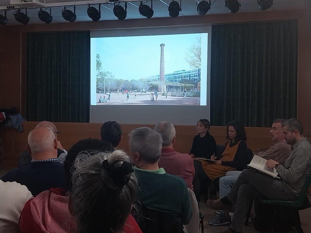 Avui hem explicat als veïns i veïnes de #SantsBadal la remodelació que farem de la plaça Olivereta recollint totes les seves propostes, peticions i suggeriments #barriabarri #entretotes #anemperfeina