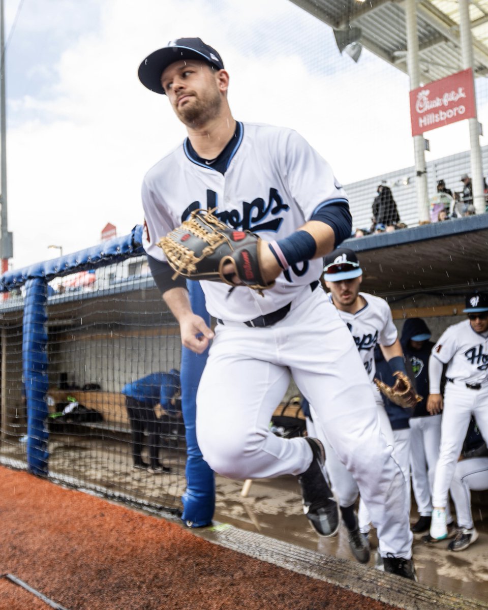 Congratulations to former Hops Joe Elbis (RHP) and Tim Tawa (INF) for being added to the Diamondbacks 40 man roster!

#AllHoppedUp