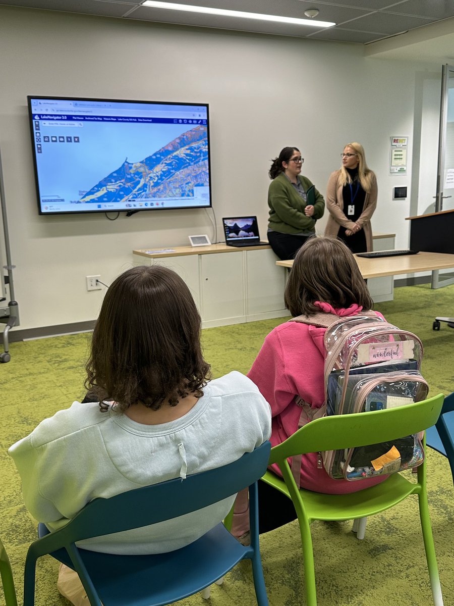 CKurtScience's tweet photo. Field trip to Lakeland community college for GIS day! @theTwinsburgHS https://t.co/1R2HQPVg0s