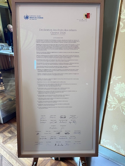 NenePedernera's tweet photo. https://t.co/unSvsoFkiu En Ginebra se celebraron los 100 años de la Declaración de DDNN de 1924. A la declaración histórica inicial se añadieron las firmas de los que hemos sido presidentes del Comité DDNN en su historia. Ademas se lanzo una nueva declaración en el link adjunto. https://t.co/fIqEn1iXew