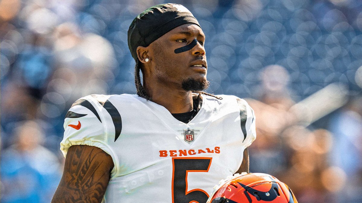 NFL_DovKleiman's tweet photo. The current feeling is that the #Bengals will let WR Tee Higgins hit the open market, per @JFowlerESPN 

The #Patriots are reportedly very interested. https://t.co/w10PQl2FMm