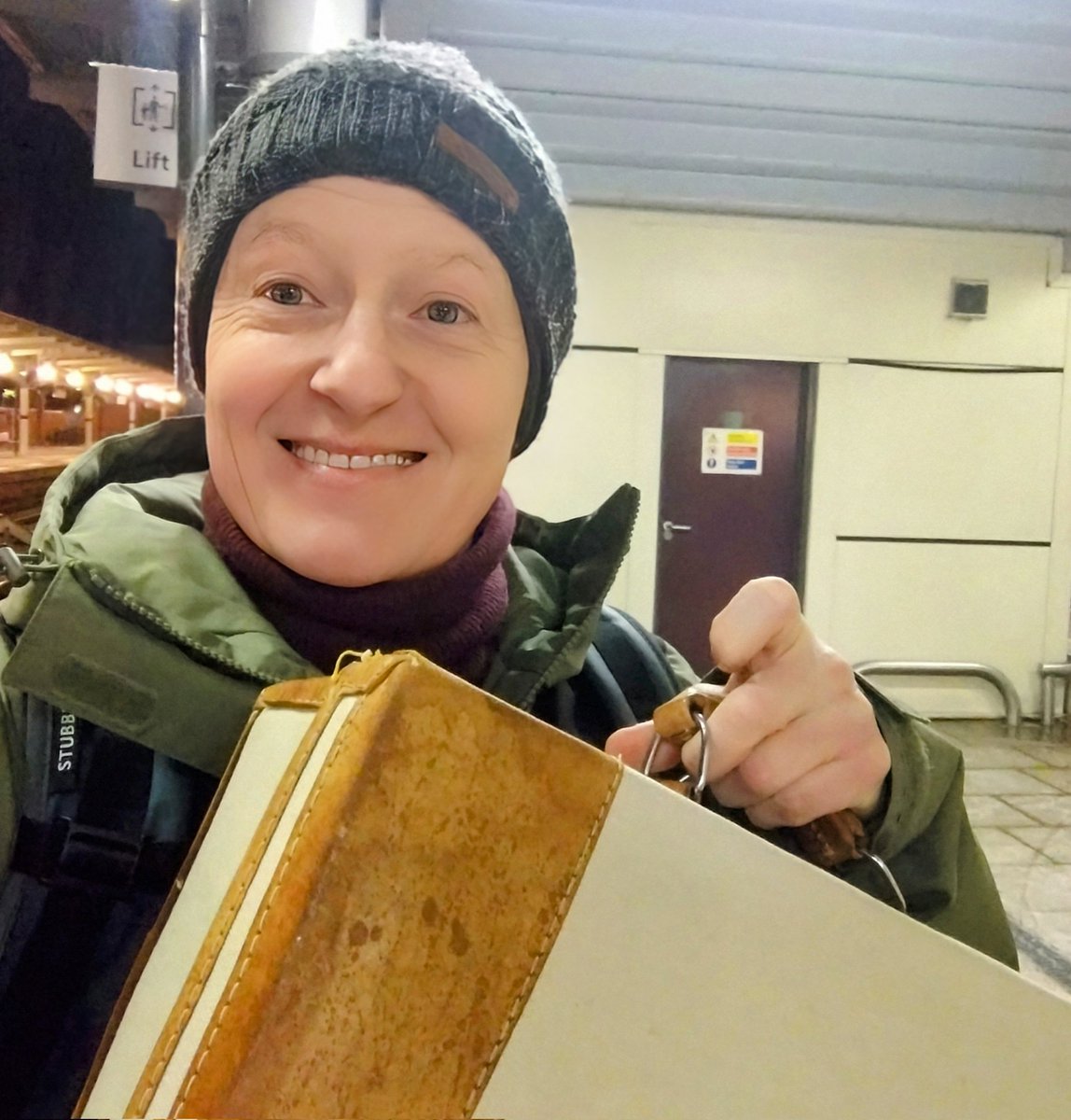 drkcarrutherst's tweet photo. Me and Suze the #genealogical suitcase are off on our travels again. Just an overnighter this time, ahead of talking to @MyBCU Masters students about #CreativeResearchMethods tomorrow. @myBCUresearch @SimonIanCook #BoxOfTricks https://t.co/KIb9j6n7tj