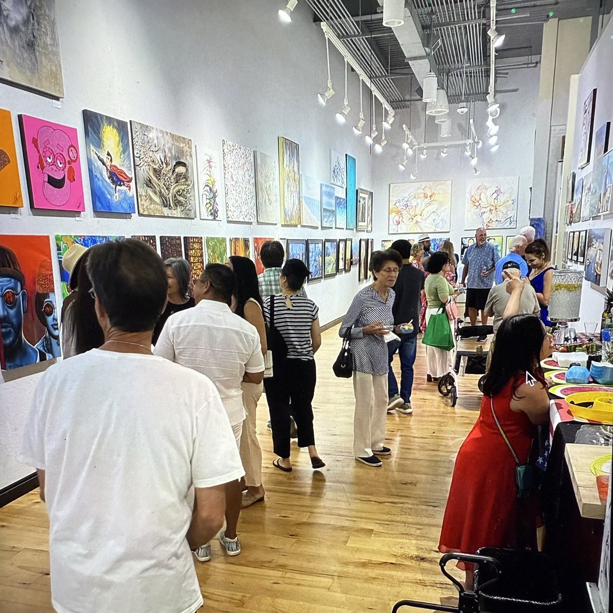 RainbowCowboyJT's tweet photo. Hey all, got some BIG NEWS!  I’ll be a part of 2 shows in December!! The first one is the WINTER WONDERLAND group show at the amazing @lagunaartgallery in Mission Viejo, CA!! The Artist Reception for the show is Saturday December 7th from 3-6pm! #patrickhasson #lagunaartgallery https://t.co/CjbKUiCVy4