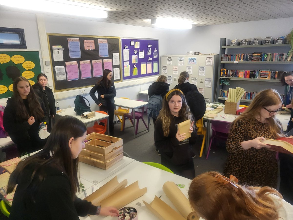 Linlithgow Academy English tweet media